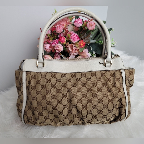 Gucci Canvas Abbey Shoulder Bag - Picture 5 of 14